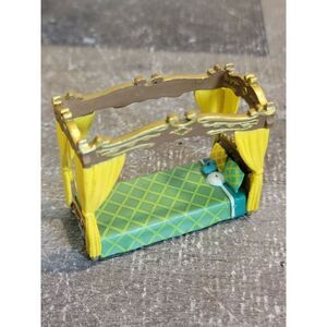 Disney Pixar bed Green Room doll accessory toy figure